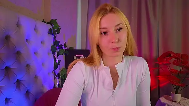 RosalieHandley online show from 06/03/26, 08:50