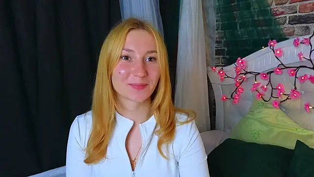 RosalieHandley online show from 06/10/26, 06:45