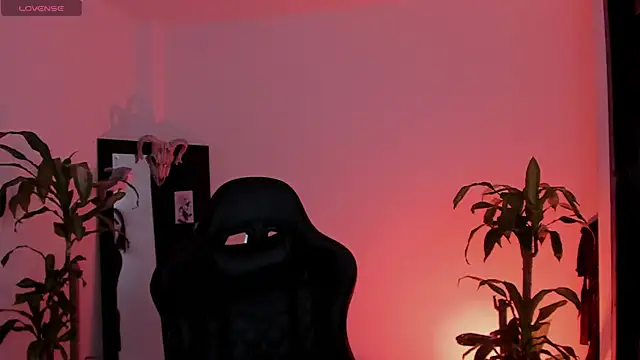 MissCharlottte 18 online show from 06/19/26, 04:06
