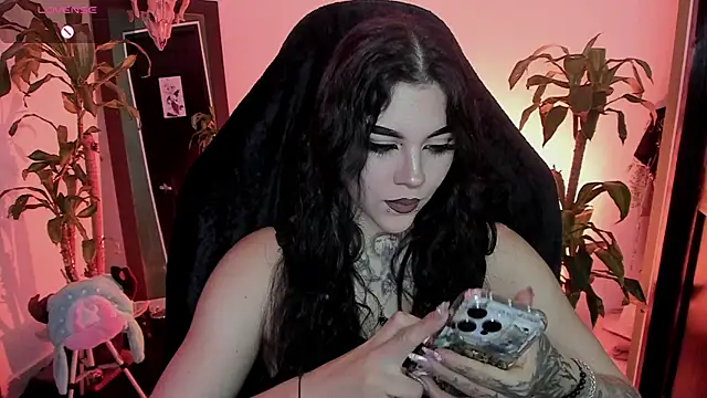 MissCharlottte 18 online show from 08/06/26, 04:47