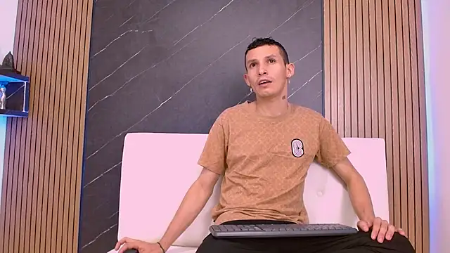 Snapshot of Isak_Berekoa chatting on 05/18/26, 03:57 Isak Berekoa online show from 05/18/26, 03:57