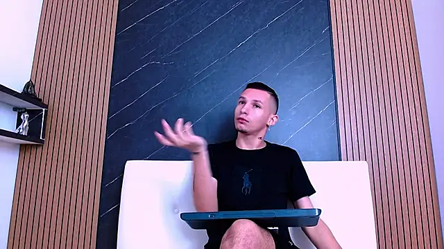Snapshot of Isak_Berekoa chatting on 06/05/26, 11:05 Isak Berekoa online show from 06/05/26, 11:05