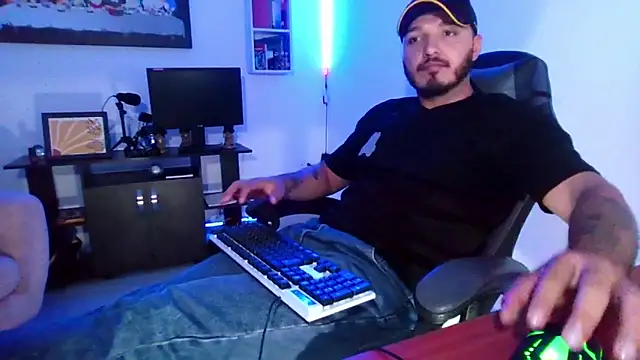 Snapshot of Thiago_420 chatting on 05/15/26, 10:50 Thiago 420 online show from 05/15/26, 10:50