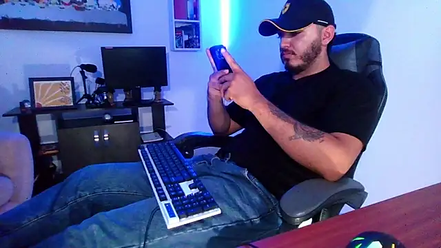 Snapshot of Thiago_420 chatting on 05/15/26, 11:56 Thiago 420 online show from 05/15/26, 11:56