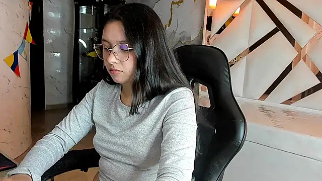HoneyDoll tf online show from 06/20/26, 08:33