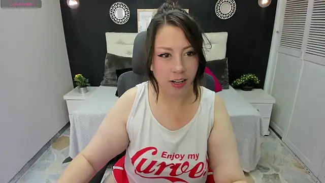 Snapshot of Arii_Rosse chatting on 06/06/26, 07:51 Arii Rosse online show from 06/06/26, 07:51