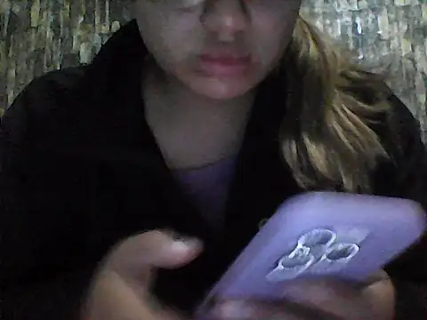 Snapshot of BabyCinnamon1 chatting on 05/18/26, 02:18 BabyCinnamon1 online show from 05/18/26, 02:18