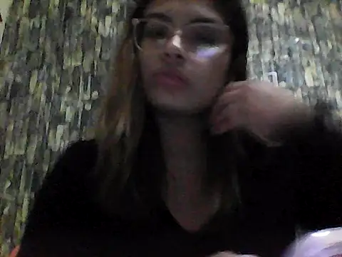 Snapshot of BabyCinnamon1 chatting on 06/11/26, 02:53 BabyCinnamon1 online show from 06/11/26, 02:53