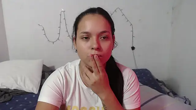 Adaraa garcia03 online show from 06/10/26, 02:16