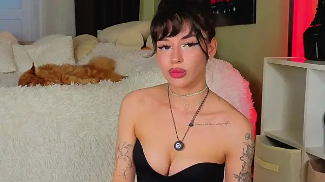 Regina Amour online show from 06/22/26, 07:33