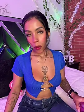 Snapshot of FiorellaBossh_ chatting on 06/02/26, 12:56 FiorellaBossh online show from 06/02/26, 12:56