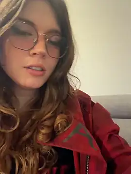 Snapshot of cutypiefull chatting on 06/02/26, 12:45 cutypiefull online show from 06/02/26, 12:45