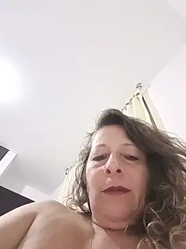 Snapshot of Nikki_milf69 chatting on 06/10/26, 04:56 Nikki milf69 online show from 06/10/26, 04:56