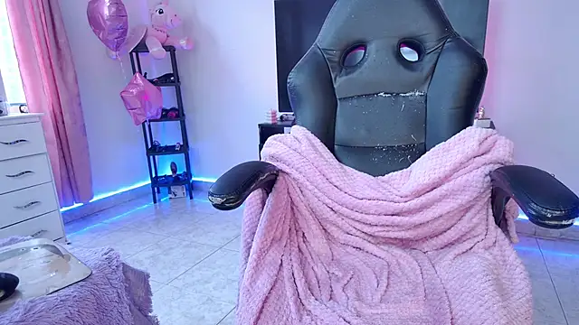 Snapshot of Barbie20_ chatting on 05/16/26, 01:32 Barbie20 online show from 05/16/26, 01:32