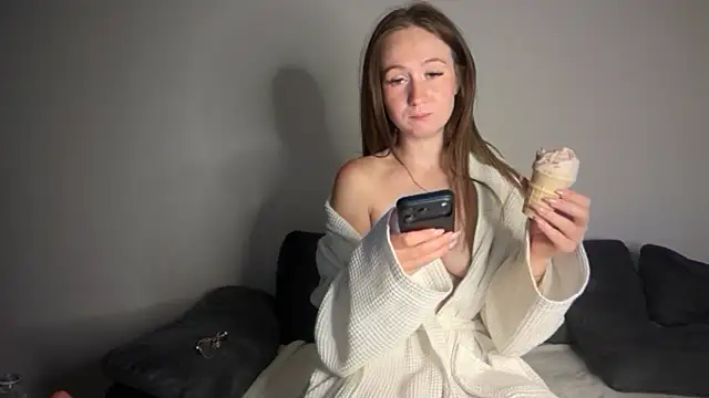 Freyastimeee online show from 06/03/26, 12:02