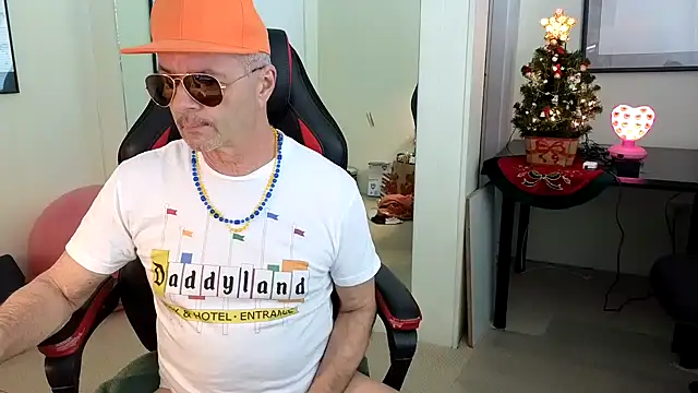 hotdadbod online show from 12/06/24, 09:13