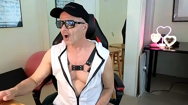 hotdadbod online show from 02/01/25, 09:19
