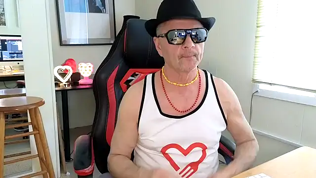hotdadbod online show from 02/22/25, 09:37