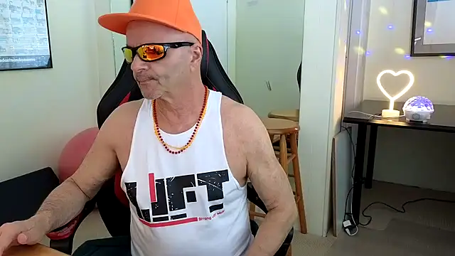 hotdadbod online show from 03/07/25, 09:38