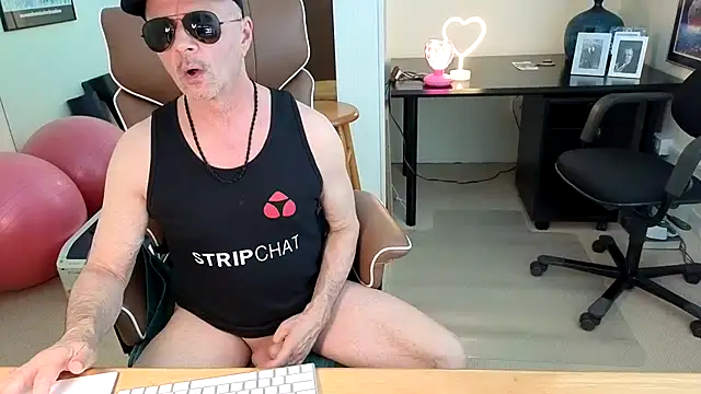 hotdadbod online show from 01/18/26, 09:40