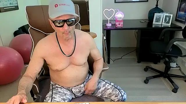 hotdadbod online show from 06/07/26, 08:45