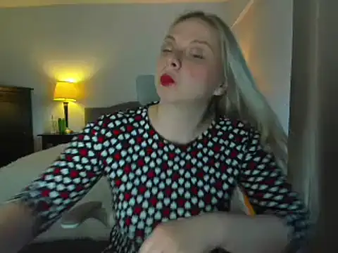 Snapshot of Laviora chatting on 05/18/26, 02:29 Laviora online show from 05/18/26, 02:29