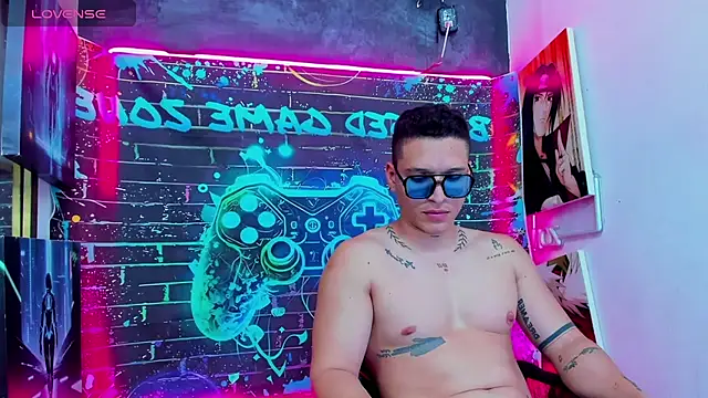 lucassimone  online show from 06/02/26, 01:40