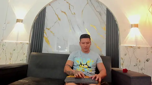 lucassimone  online show from 06/07/26, 11:14