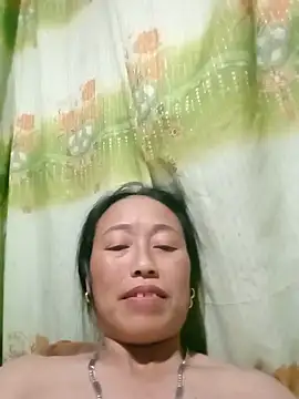 Snapshot of lili_anhh chatting on 05/18/26, 04:24 lili anhh online show from 05/18/26, 04:24