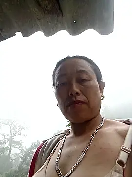 Snapshot of lili_anhh chatting on 05/20/26, 04:29 lili anhh online show from 05/20/26, 04:29