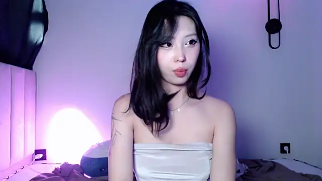 neverstoplovingme online show from 07/19/26, 01:42