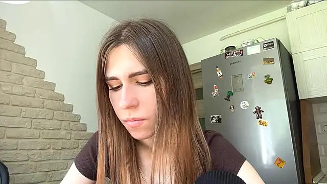 Snapshot of ZaraGuyette chatting on 05/16/26, 12:04 ZaraGuyette online show from 05/16/26, 12:04
