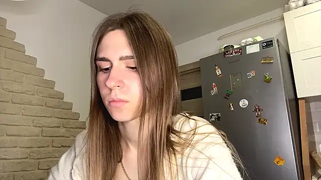 Snapshot of ZaraGuyette chatting on 05/18/26, 04:07 ZaraGuyette online show from 05/18/26, 04:07