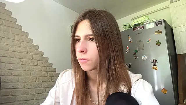 Snapshot of ZaraGuyette chatting on 05/29/26, 12:14 ZaraGuyette online show from 05/29/26, 12:14