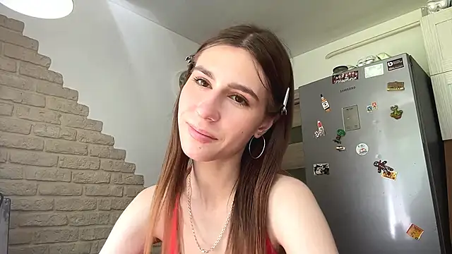 Snapshot of ZaraGuyette chatting on 06/01/26, 12:07 ZaraGuyette online show from 06/01/26, 12:07