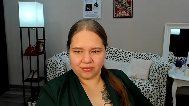Snapshot of DianaKristol chatting on 05/17/26, 05:27 DianaKristol online show from 05/17/26, 05:27