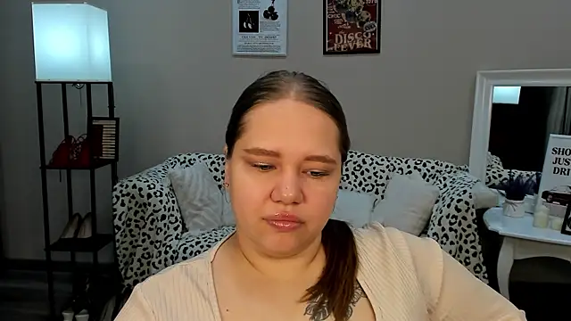 Snapshot of DianaKristol chatting on 05/17/26, 05:31 DianaKristol online show from 05/17/26, 05:31
