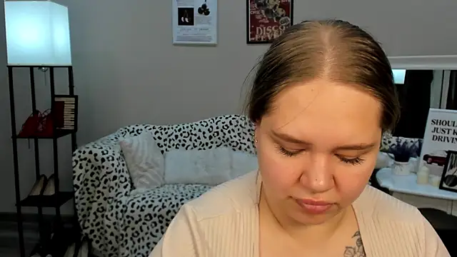 Snapshot of DianaKristol chatting on 05/18/26, 04:07 DianaKristol online show from 05/18/26, 04:07