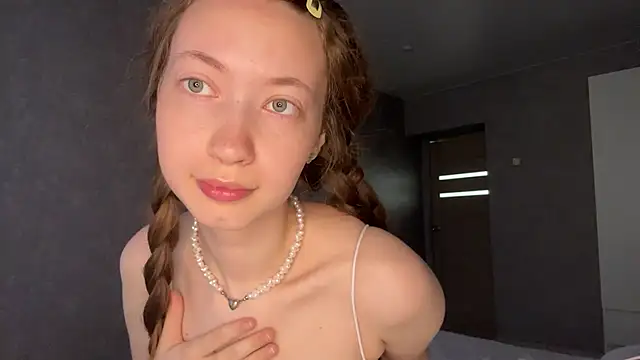 Emily Mur  online show from 05/19/26, 05:14