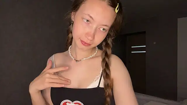 Emily Mur  online show from 05/29/26, 05:05