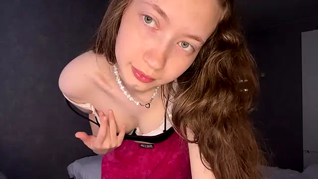 Emily Mur  online show from 06/12/26, 05:06