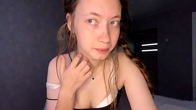 Emily Mur  online show from 07/03/26, 05:03