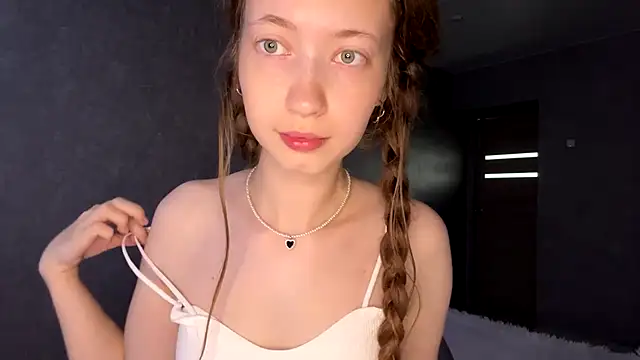 Emily Mur  online show from 07/08/26, 05:01