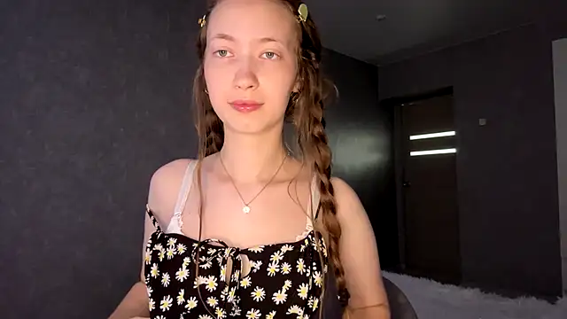 Emily Mur  online show from 07/20/26, 05:00