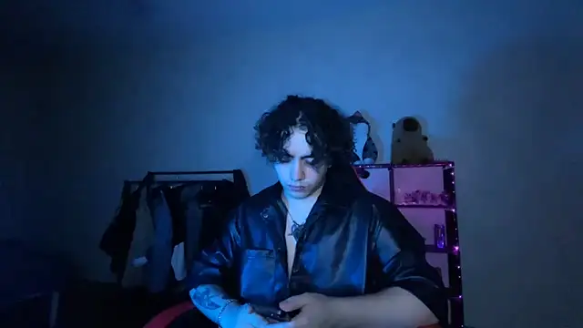 Snapshot of _ELIGOS_ chatting on 06/12/26, 07:57 ELIGOS online show from 06/12/26, 07:57