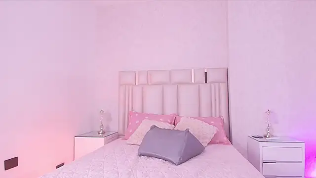 Snapshot of mia_velvett_ chatting on 06/09/26, 11:55 mia velvett online show from 06/09/26, 11:55