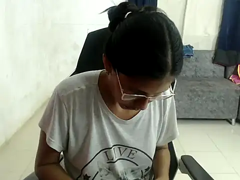 Snapshot of CashFlow_Lady chatting on 06/04/26, 01:06 CashFlow Lady online show from 06/04/26, 01:06