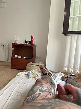 albertogg12 online show from 06/01/26, 03:14