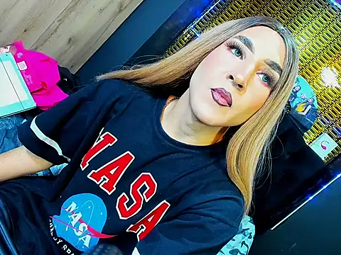 Snapshot of Georgina_giio_ chatting on 05/16/26, 03:36 Georgina giio online show from 05/16/26, 03:36