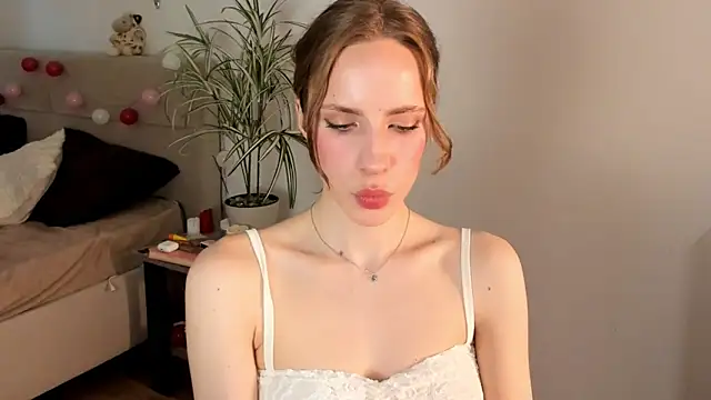 Snapshot of imogensy chatting on 06/04/26, 02:12 imogensy online show from 06/04/26, 02:12
